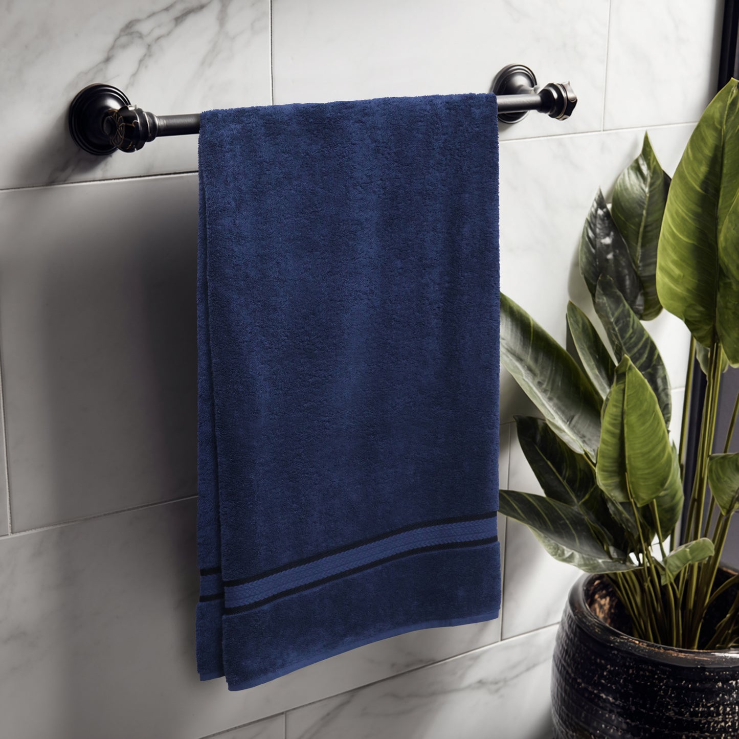 Extra Large Ultra Soft Bath Towel – 30x54 Inches 580 GSM – 100% Ringspun Cotton, Plush & Absorbent – Oversized with Elegant Rayon Trim – Everyday Luxury